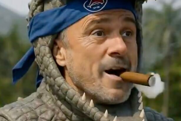 Luis Enrique en Hannibal dans l'agence Tous Risques