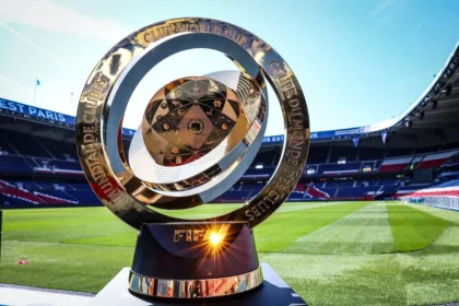 Le trophée Coupe du monde des Clubs au parc des princes @UEFA